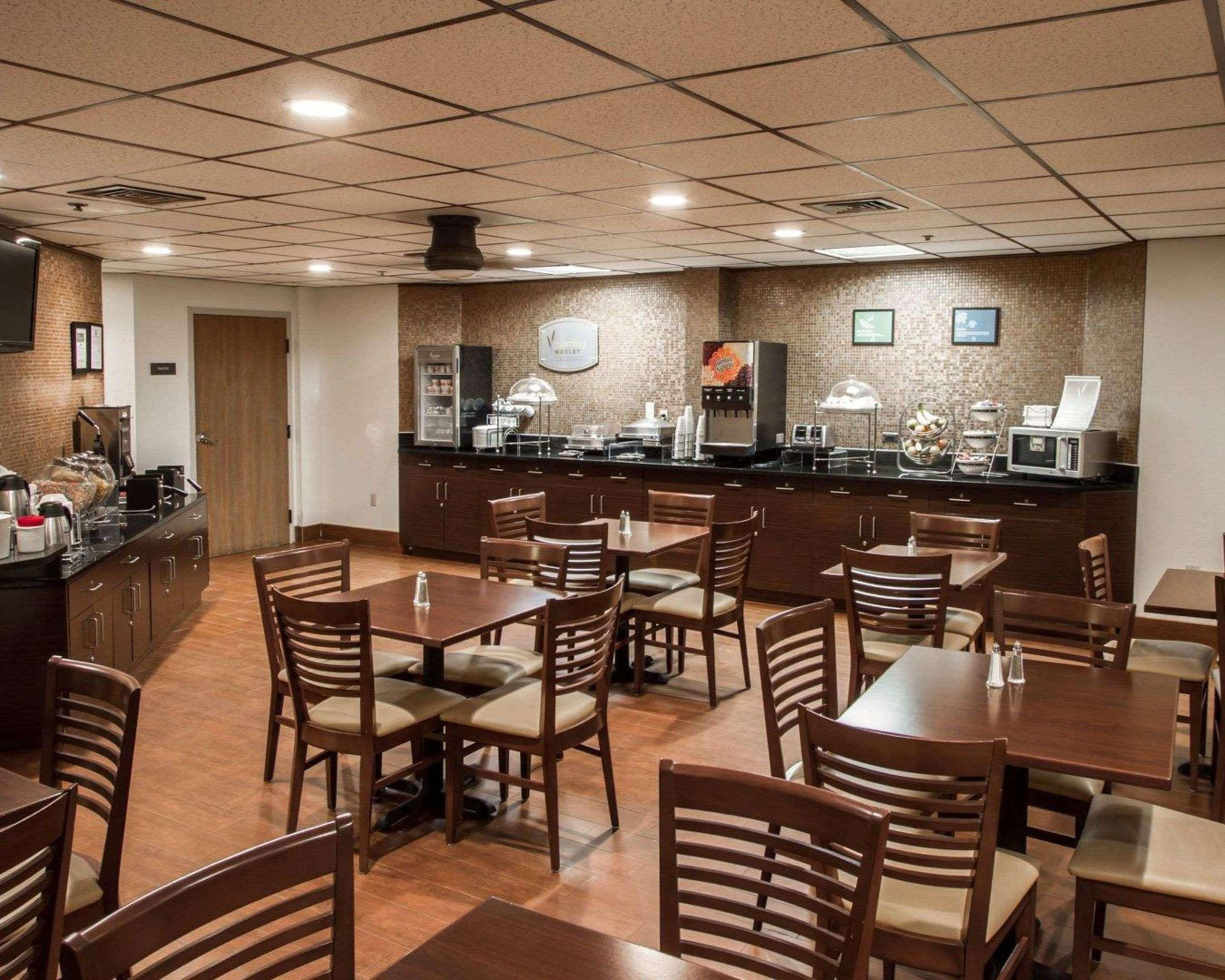 Sleep Inn & Suites Buffalo Airport Cheektowaga Exterior photo